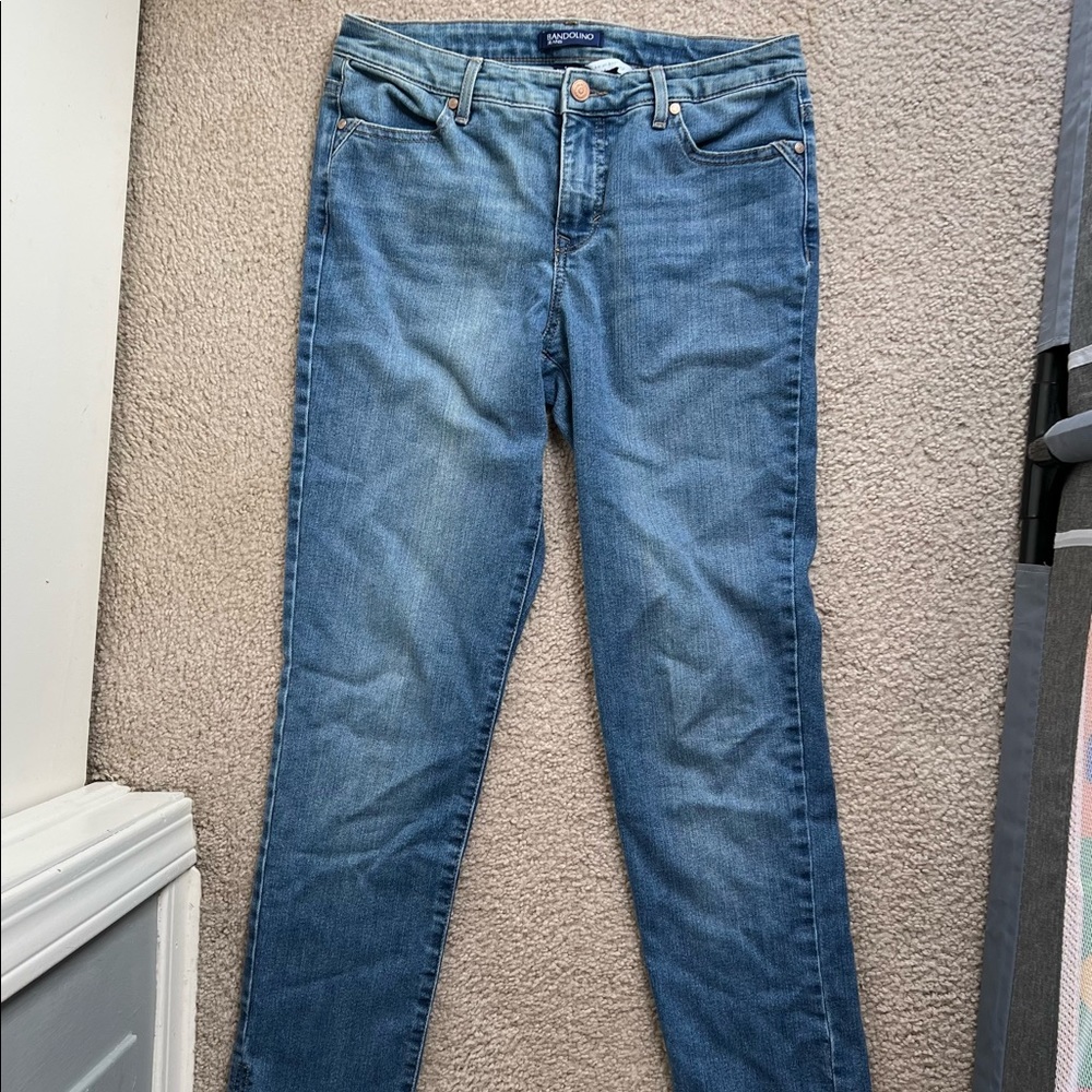 Woman’s skinny jeans
